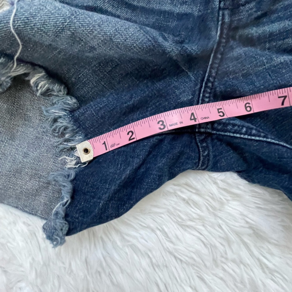 Hollister Distressed Shorts - Picture 5 of 7